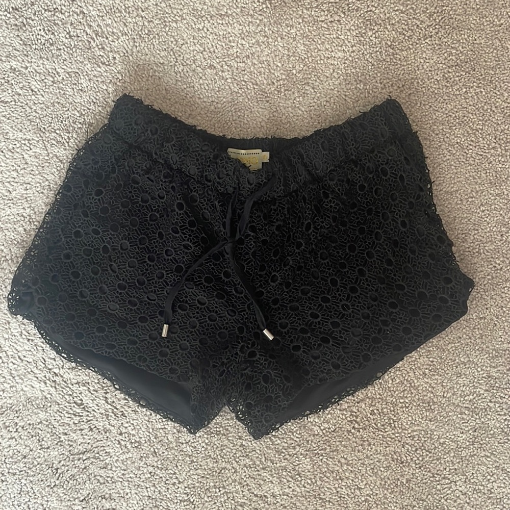 black lacy flower summery shorts